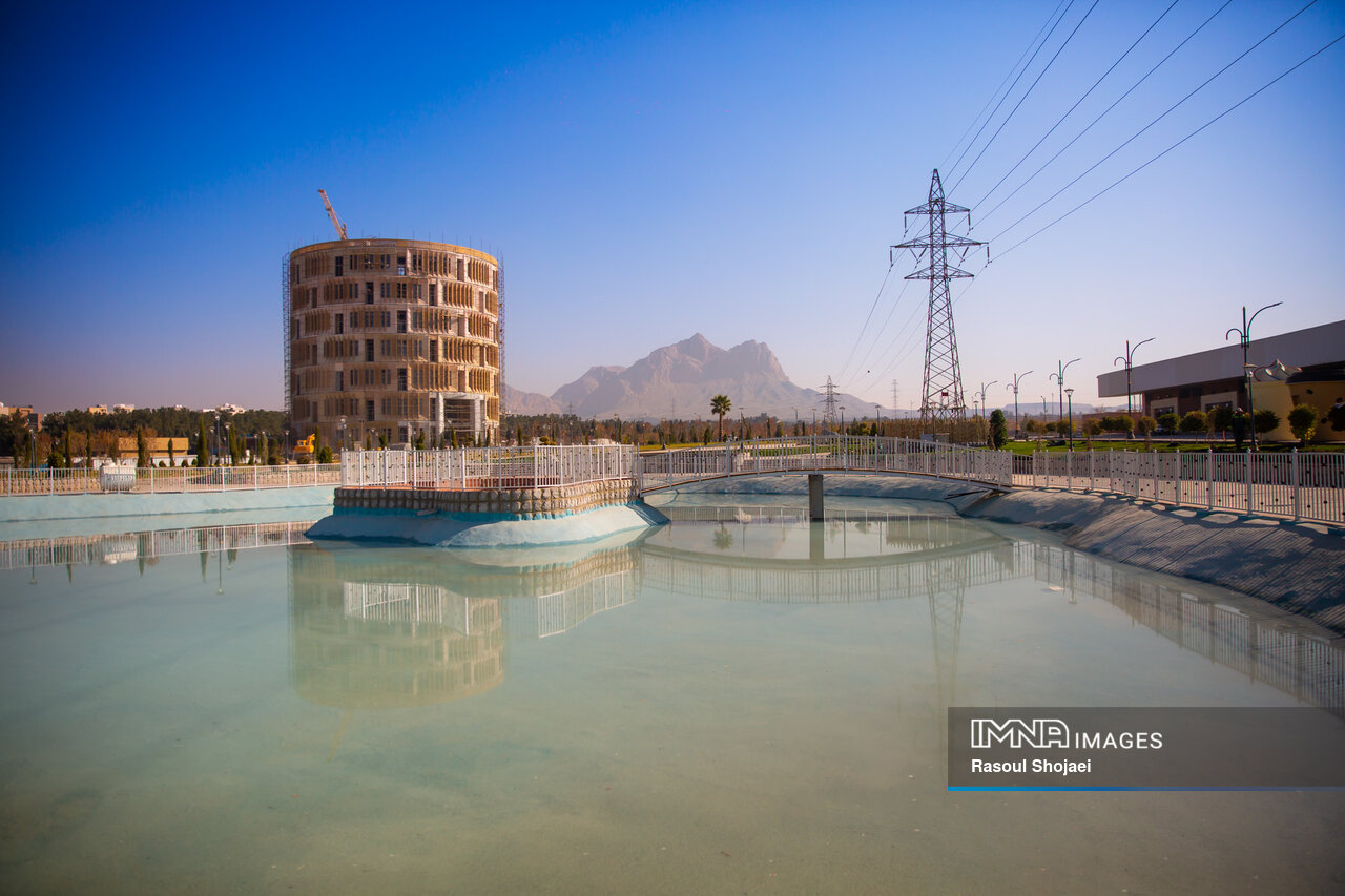 باغ ارغوان پیشران رونق پهنه شرق و موجب افزایش رضایتمندی شهروندان می‌شود
