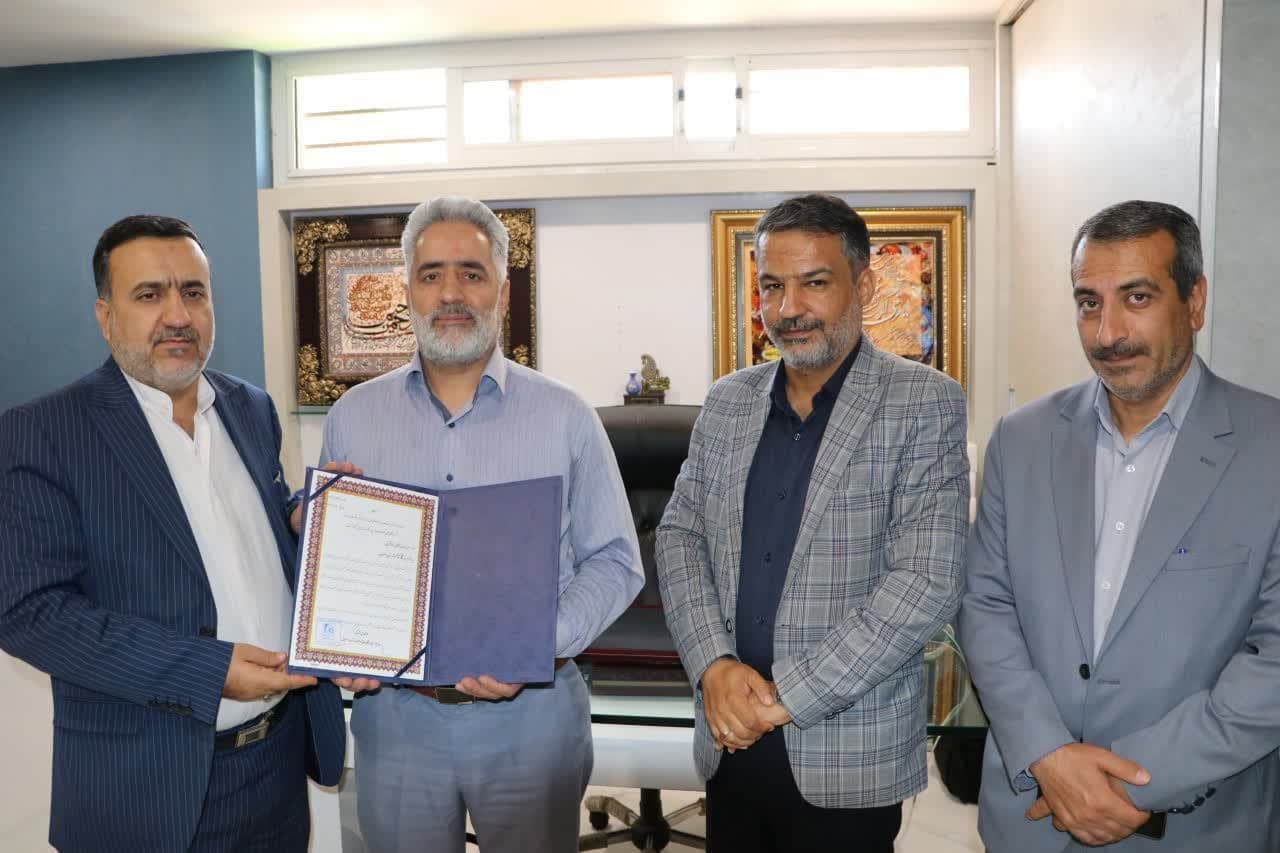 تقدیر از عملکرد بهره بردار بازار روز کوثر 3